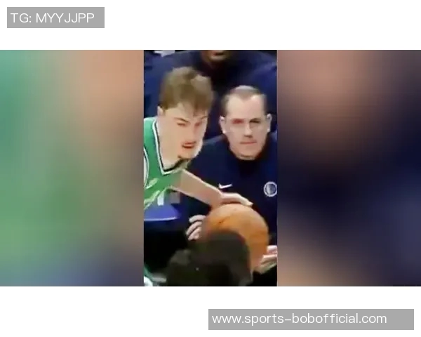 戴拇指护具打球弗拉格坚信竞技体育应无借口球感未受影响